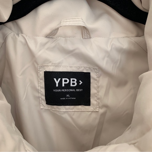 Abercrombie On The Go Puffer, size XL - Picture 10 of 14